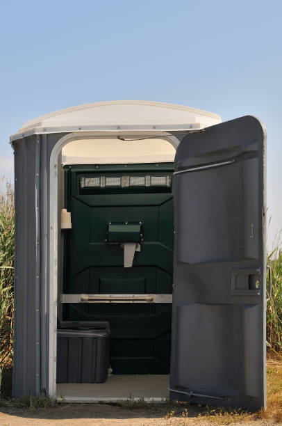 Best Construction site porta potty rental  in Emerald Bay, TX